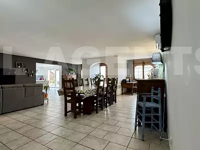 Maison, 215 m²