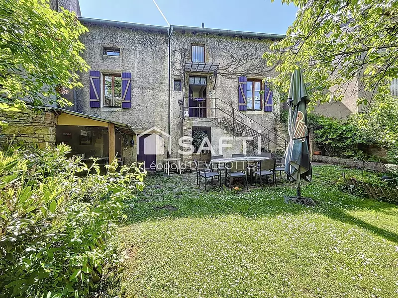 Maison, 166 m²