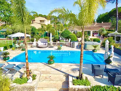Maison, 225 m²