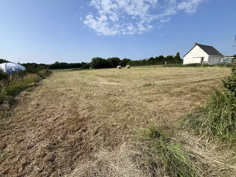 Terrain, 1 300 m²