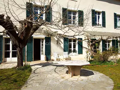 Maison, 244 m²