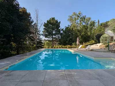 Maison, 240 m²
