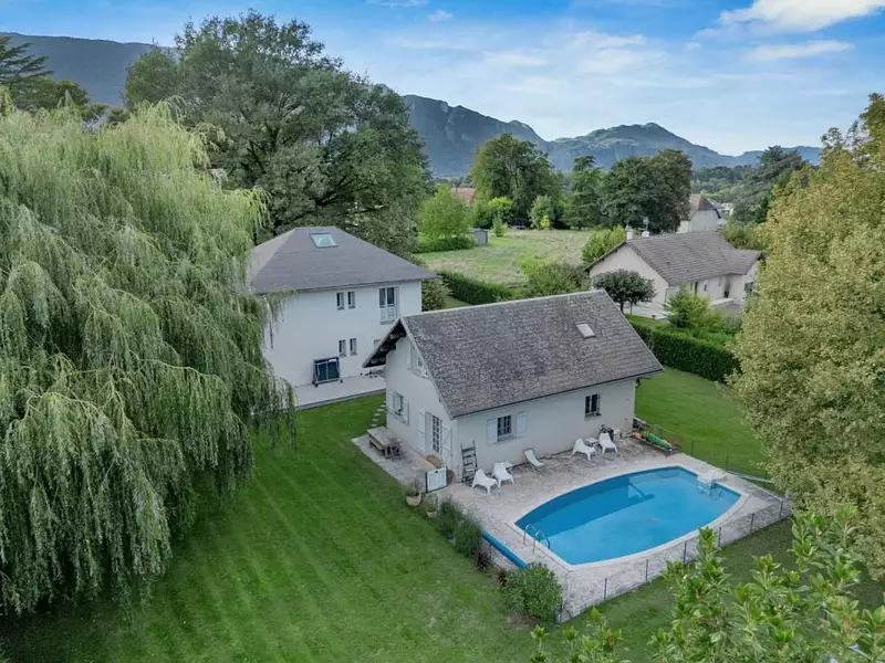 Maison, 285 m²