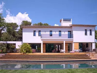 Maison, 953,7 m²