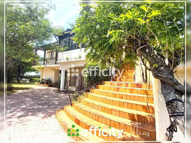 Maison, 215 m²