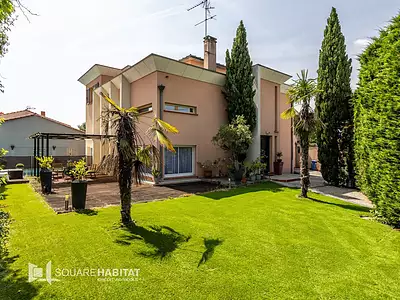 Maison, 245 m²