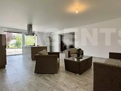 Maison, 215 m²