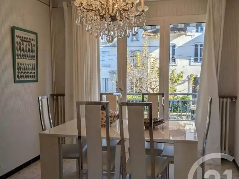 Maison, 187 m²