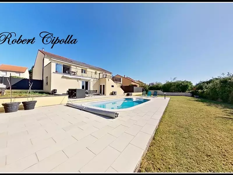 Maison, 185 m²