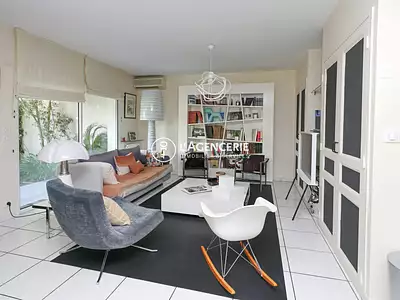 Maison, 260 m²