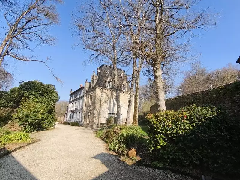 Maison, 693 m²