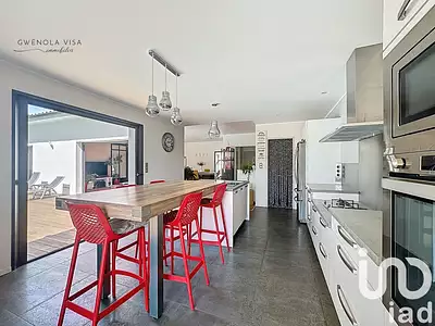 Maison, 260 m²