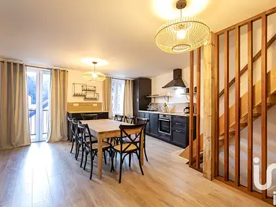 Maison, 250 m²