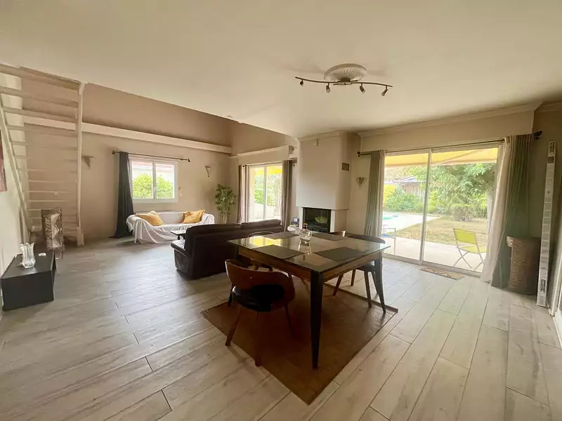 Maison, 219 m²