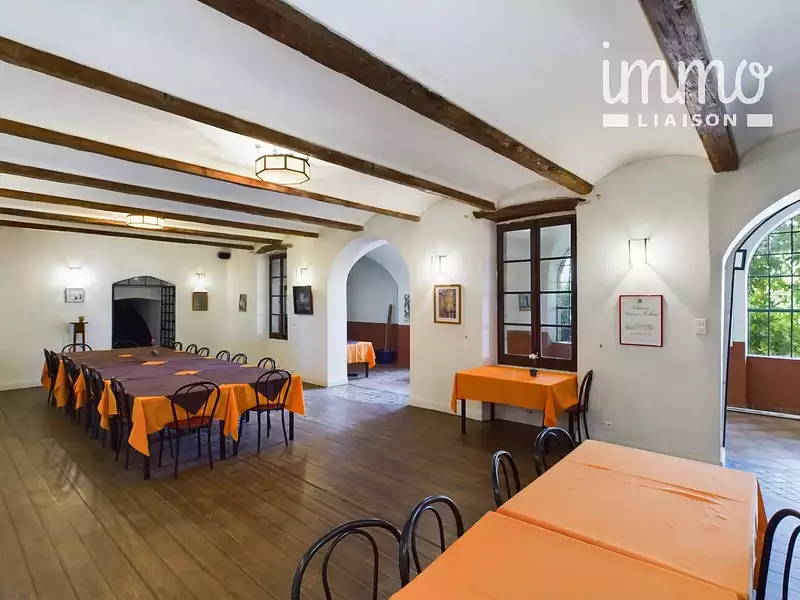 Maison, 1 413 m²