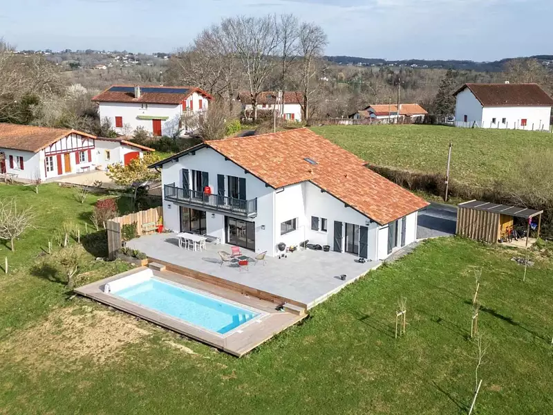 Maison, 198 m²