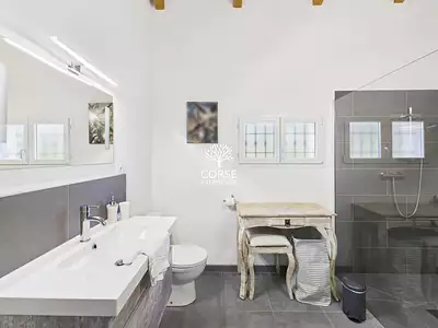Maison, 325 m²