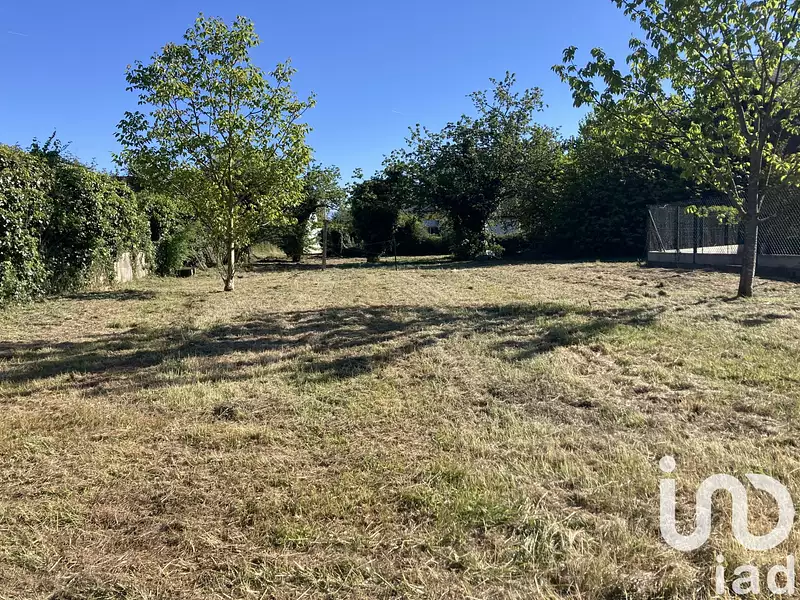 Terrain, 1 090 m²