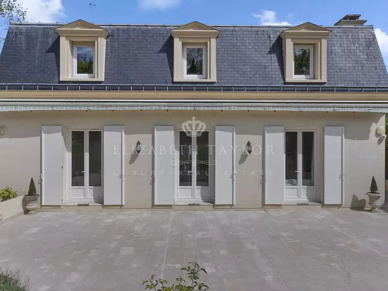Maison, 298 m²