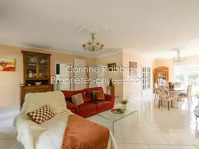 Maison, 240 m²