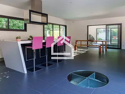 Maison, 250 m²