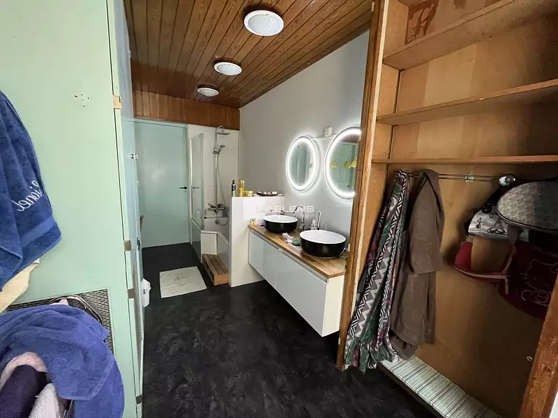 Maison, 223 m²