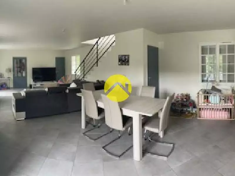 Maison, 185 m²
