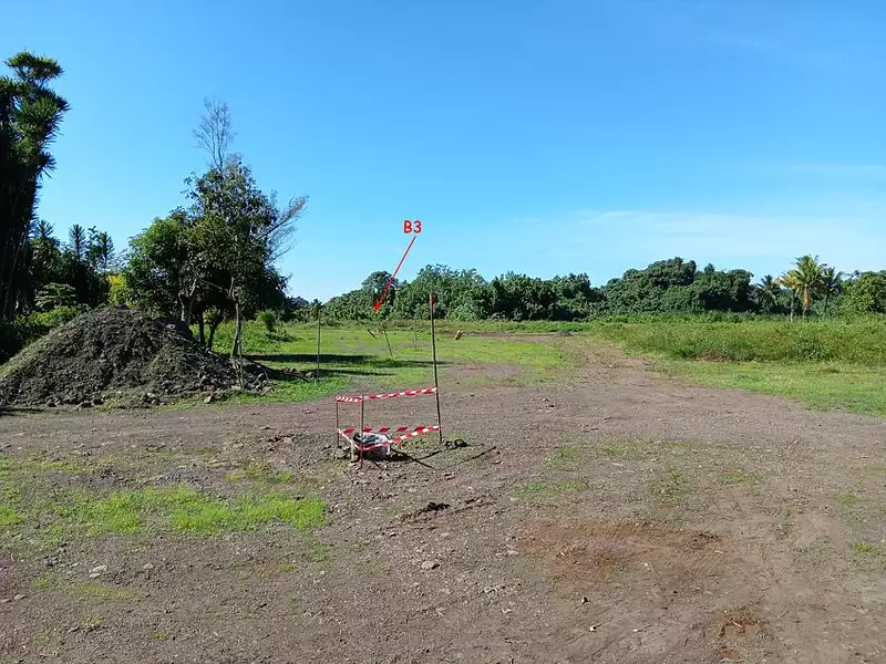 Terrain, 1 102 m²