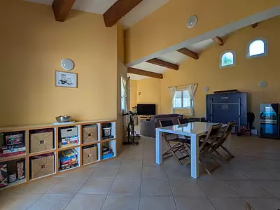 Maison, 196 m²