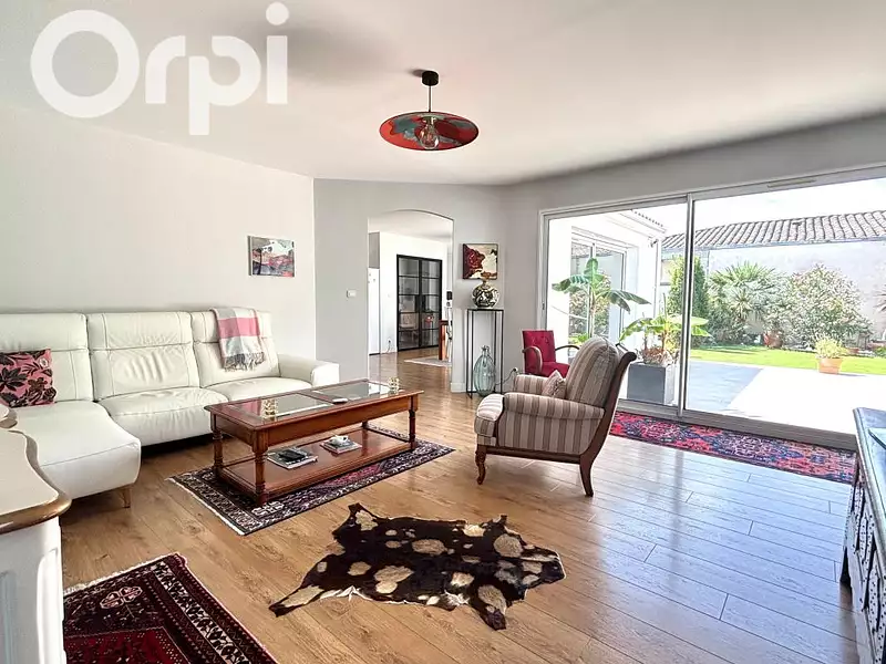 Maison, 167 m²