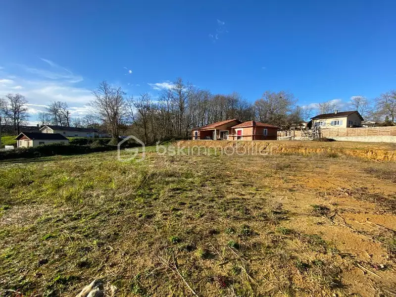 Terrain, 1 368 m²
