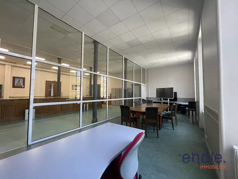 Divers, 592 m²