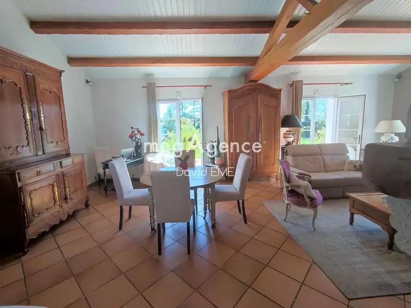 Maison, 167 m²