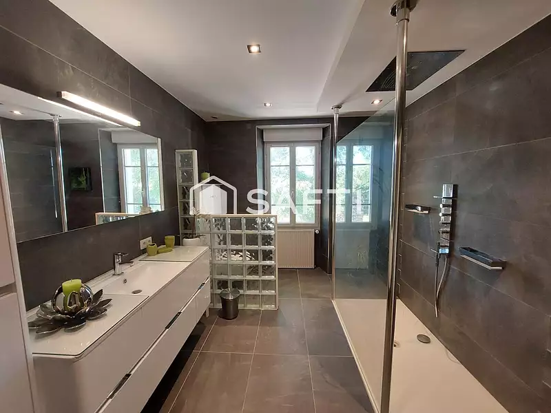 Maison, 634 m²