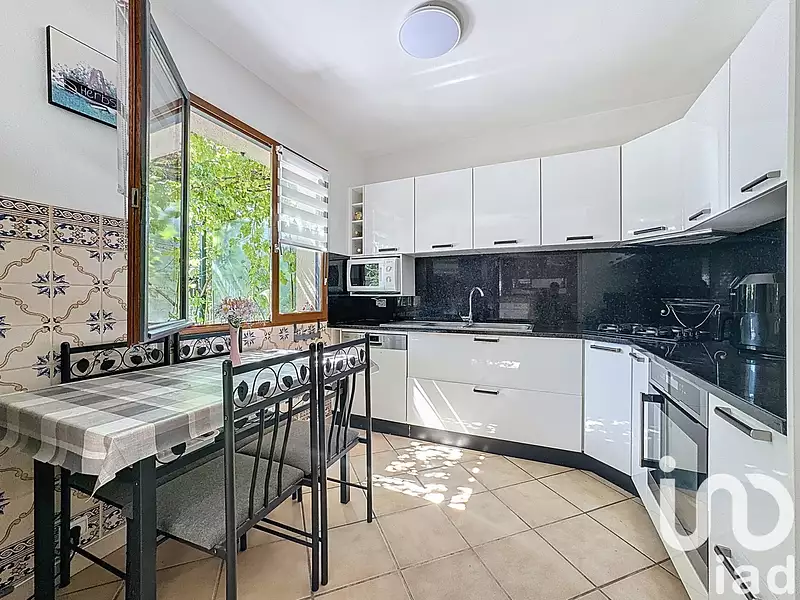 Maison, 231 m²