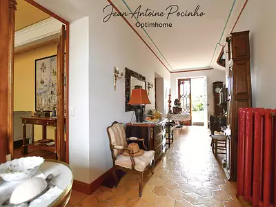 Maison, 240 m²