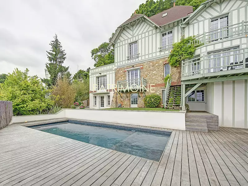 Maison, 310 m²
