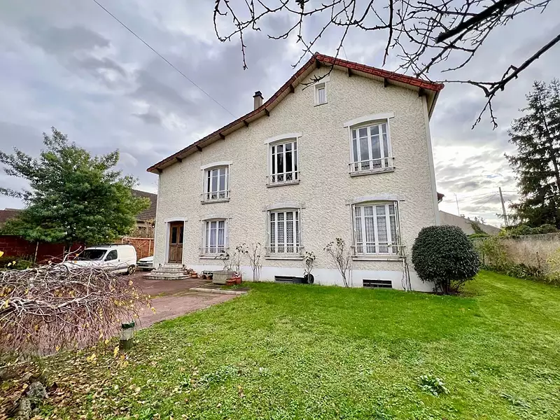Maison, 242 m²