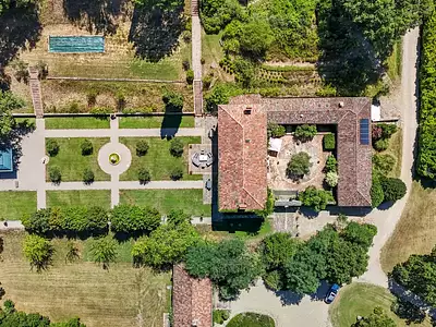 Maison, 749 m²
