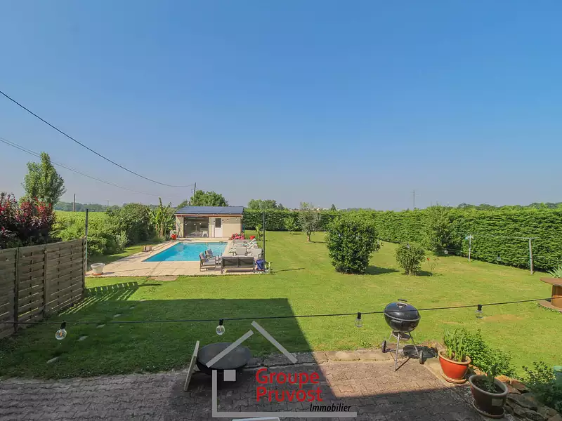 Maison, 285 m²