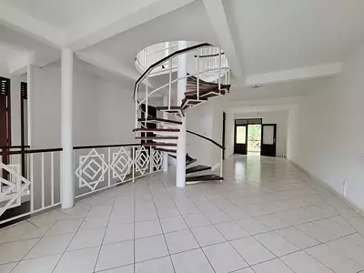 Immeuble, 298 m²