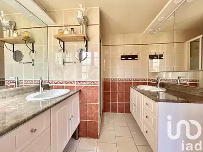 Maison, 218 m²