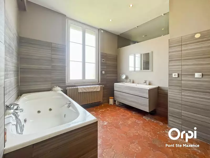 Maison, 298 m²