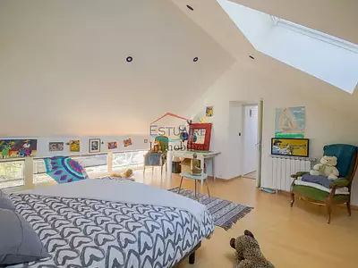 Maison, 275 m²