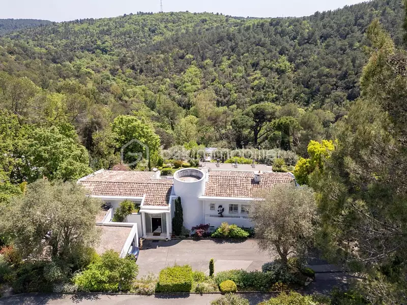Maison, 518 m²