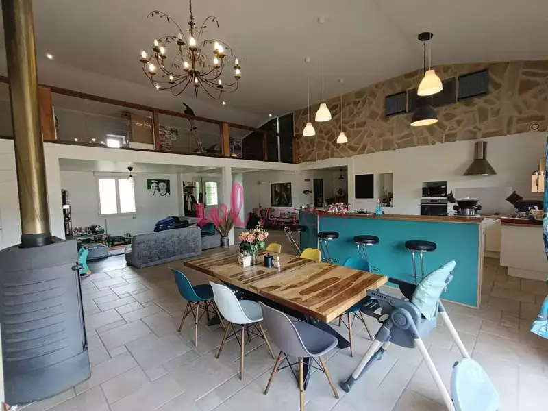 Appartement, 248,44 m²