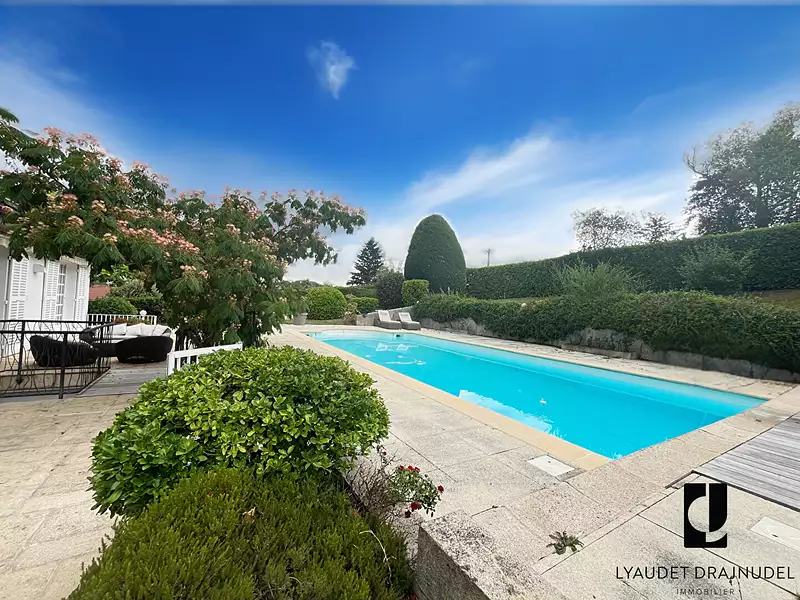 Maison, 244 m²
