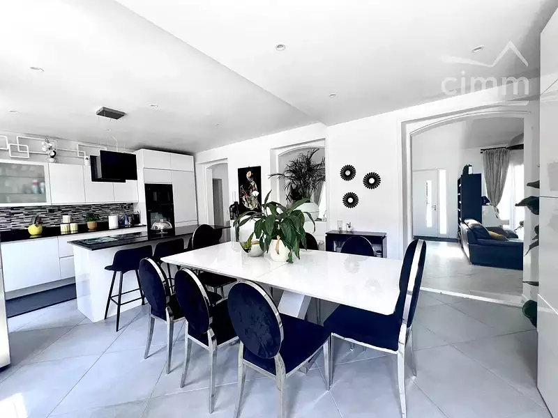 Maison, 170 m²