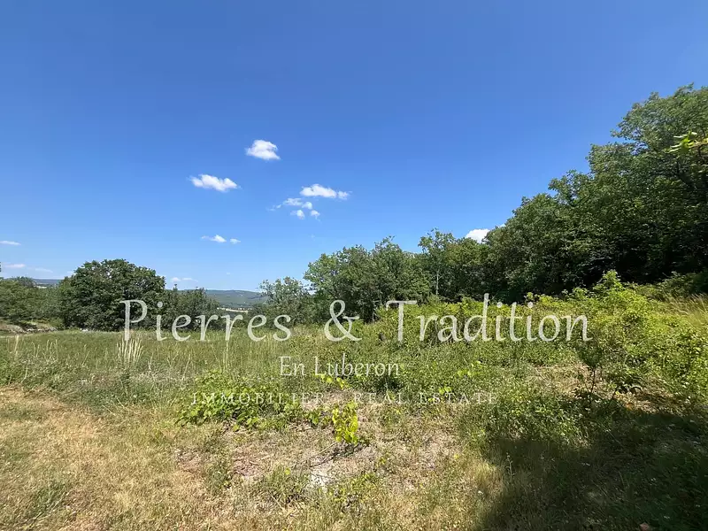 Terrain, 13 747 m²