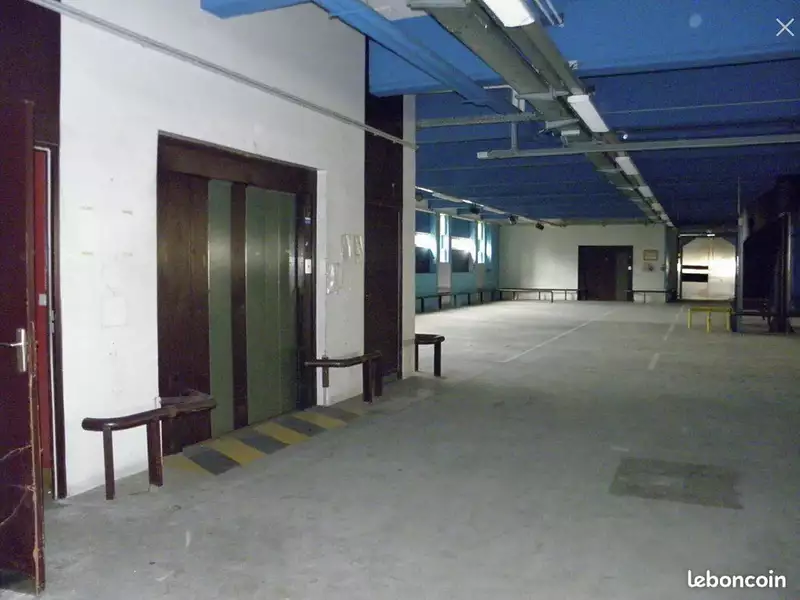 Immeuble, 3 000 m²